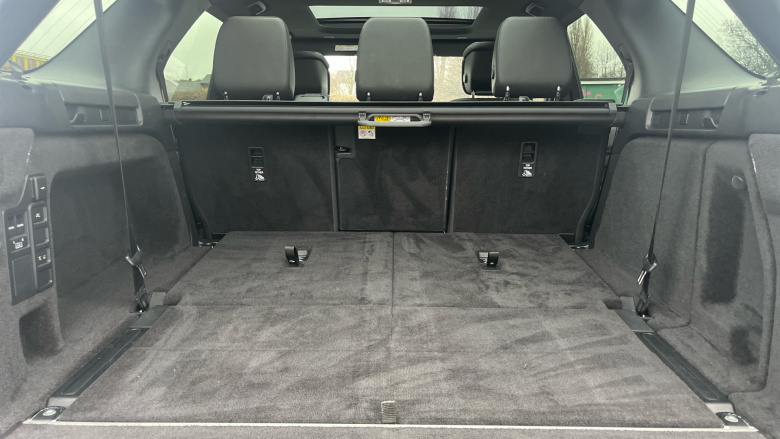 Land Rover Discovery 3.0 D300 R-Dynamic HSE 5dr Auto Diesel Station Wagon